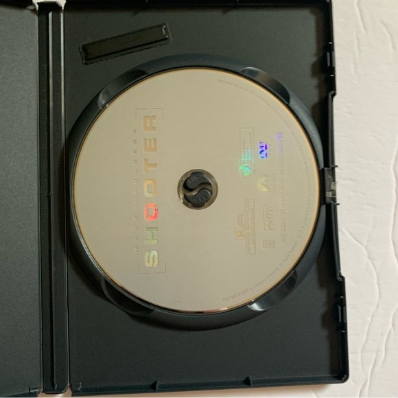 Shooter DVD With Mark Whalberg - Picture 3 of 3